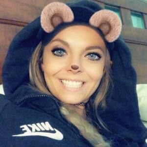 Meet your Posher, Desiree